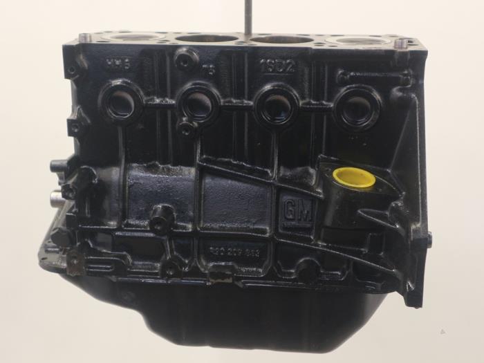 Engine from a Opel Kadett E (37/47) 1.6 D 1985