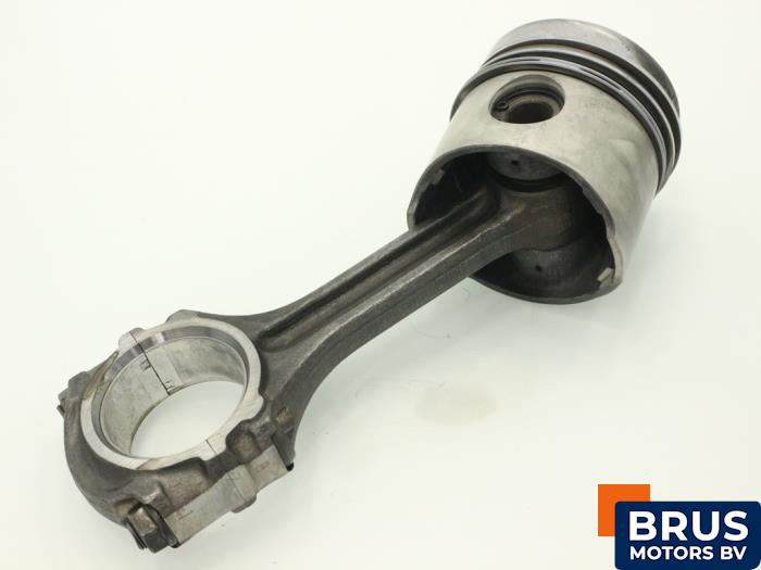 Usagé Bielle Toyota Land Cruiser (J7) 4.0 D Prix € 121,00 Prix TTC proposé par Brus Motors BV