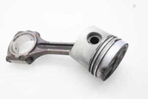 Used Connecting rod Toyota Land Cruiser (J7) 4.0 D Price € 121,00 Inclusive VAT offered by Brus Motors BV