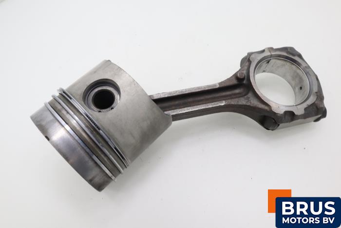 Usagé Bielle Toyota Land Cruiser (J7) 4.0 D Prix € 121,00 Prix TTC proposé par Brus Motors BV