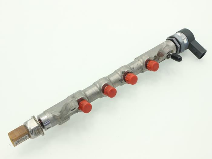 Fuel injector nozzle from a Volkswagen Amarok 2.0 BiTDI 16V 140 2016