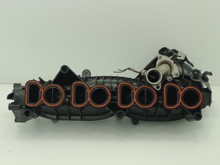 Intake manifold from a BMW 3 serie Touring (E91) 320d 16V 2012