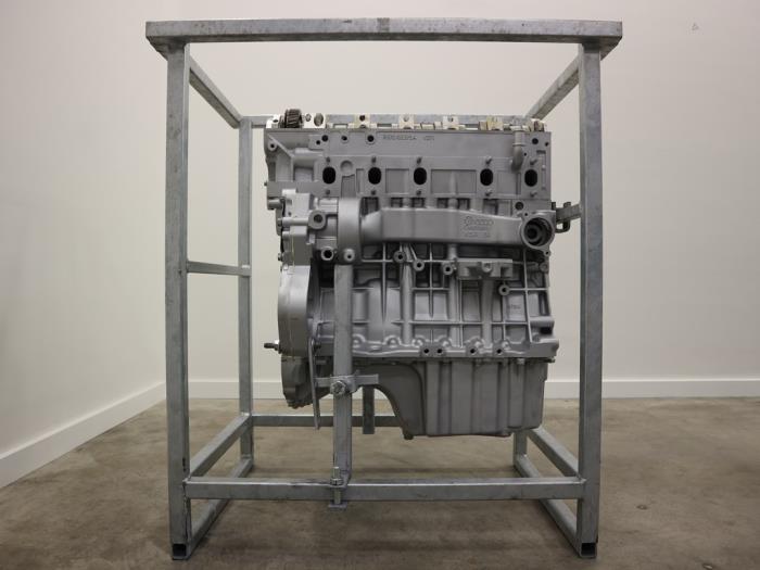 Engine from a Volkswagen Touareg (7LA/7L6) 2.5 TDI R5 2006