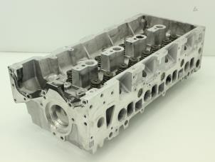 Used Cylinder head Mercedes E (211) 2.2 E-220 CDI 16V Price € 484,00 Inclusive VAT offered by Brus Motors BV