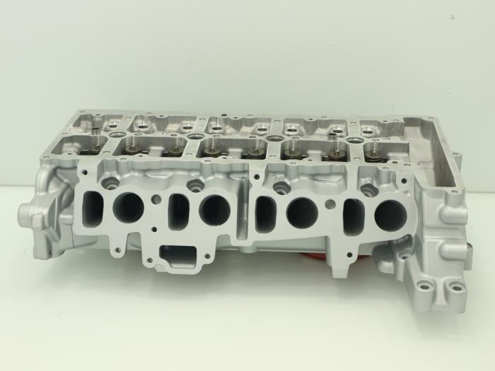 Cylinder head from a BMW 1 serie (F20) 116d 1.6 16V Efficient Dynamics 2015