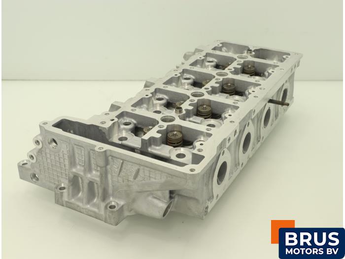 Usagé Culasse BMW 1 serie (E81) 123d 16V . Prix € 484,00 Prix TTC proposé par Brus Motors BV