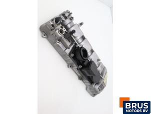 Ventildeckel van een Mercedes-Benz E (VF211) 2.2 E-220 CDI 16V 2010