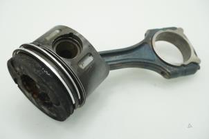 Used Connecting rod Mercedes C Estate (S204) 2.2 C-200 CDI 16V . Price € 90,75 Inclusive VAT offered by Brus Motors BV