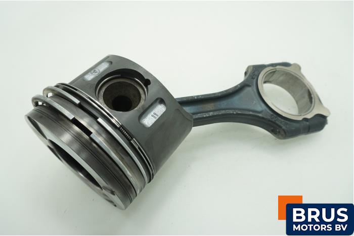 Usagé Bielle Mercedes C (W204) 2.2 C-200 CDI 16V Prix € 90,75 Prix TTC proposé par Brus Motors BV