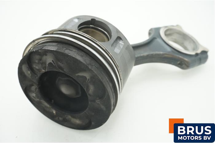 Usagé Bielle Mercedes E (VF211) 2.2 E-220 CDI 16V Prix € 90,75 Prix TTC proposé par Brus Motors BV