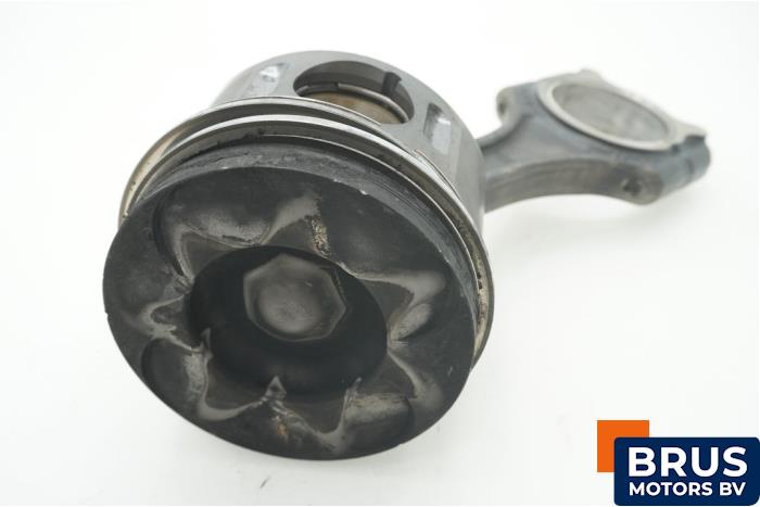 Usagé Bielle Mercedes E (VF211) 2.2 E-220 CDI 16V Prix € 90,75 Prix TTC proposé par Brus Motors BV