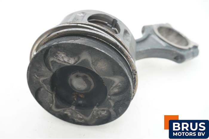 Usagé Bielle Mercedes E (VF211) 2.2 E-220 CDI 16V Prix € 90,75 Prix TTC proposé par Brus Motors BV