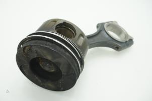 Used Connecting rod Mercedes E (211) 2.2 E-220 CDI 16V Price € 90,75 Inclusive VAT offered by Brus Motors BV