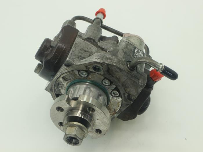 Mechanical fuel pump from a Ford Transit 2.4 TDCi 16V 2011