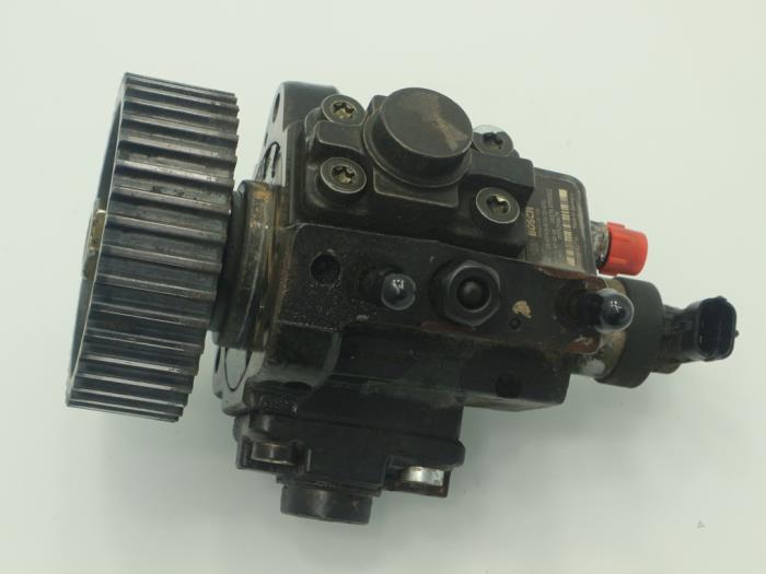 Mechaniczna pompa paliwa z Opel Zafira (M75) 1.9 CDTI 16V 2008