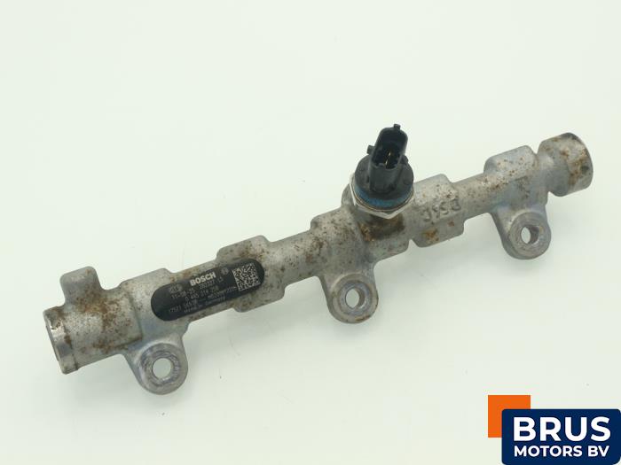 Usagé Système d'injection Opel Vivaro 2.0 CDTI 16V Prix € 90,75 Prix TTC proposé par Brus Motors BV