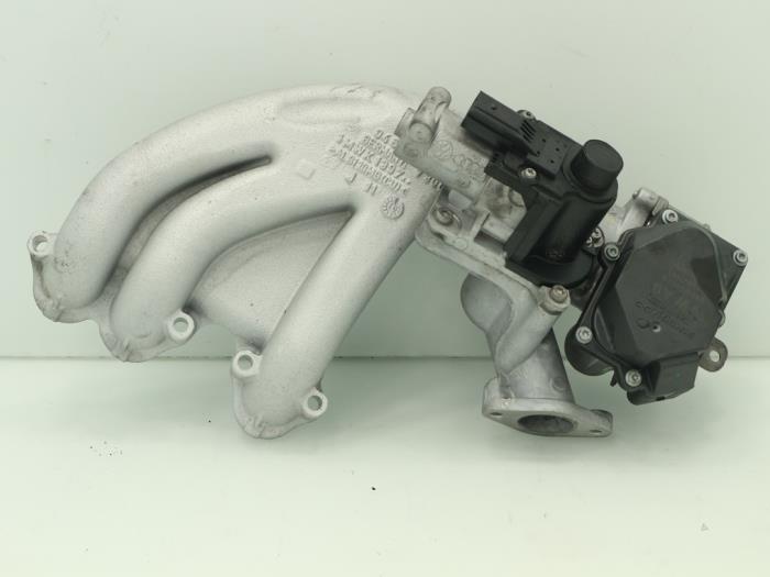 Intake manifold from a Volkswagen Polo IV (9N1/2/3) 1.4 TDI 80 2010