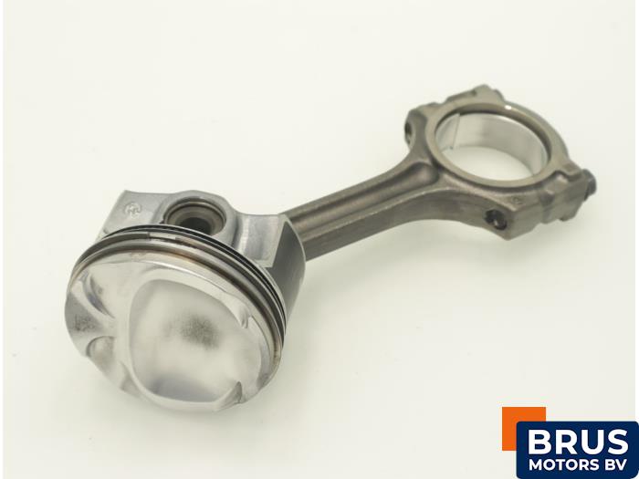 Usagé Bielle Nissan Qashqai (J11) 1.2 DIG-T 16V Prix € 90,75 Prix TTC proposé par Brus Motors BV