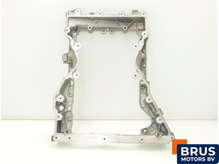 Usagé Couvercle carter Mercedes C (W204) 2.2 C-220 CDI 16V BlueEFFICIENCY Prix € 121,00 Prix TTC proposé par Brus Motors BV