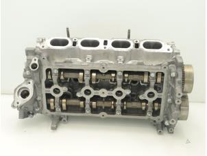 Used Cylinder head Renault Clio IV (5R) 1.6 Turbo 16V RS 200 EDC Price € 605,00 Inclusive VAT offered by Brus Motors BV