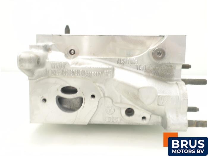 Usados Culata Volkswagen Golf VII (AUA) 1.6 TDI BMT 16V Precio € 484,00 IVA incluido ofrecido por Brus Motors BV