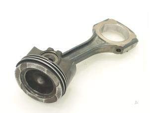 Used Connecting rod Mercedes E (W213) E-200d 2.0 Turbo 16V Price € 90,75 Inclusive VAT offered by Brus Motors BV