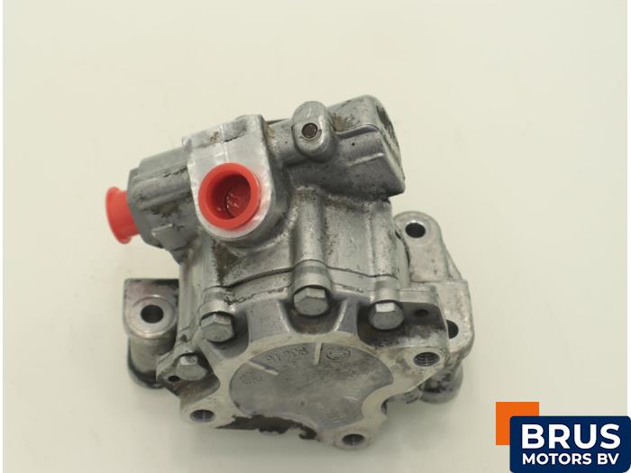 Usagé Pompe de direction Mercedes Sprinter 3,5t (906.63) 315 CDI 16V Prix € 90,75 Prix TTC proposé par Brus Motors BV
