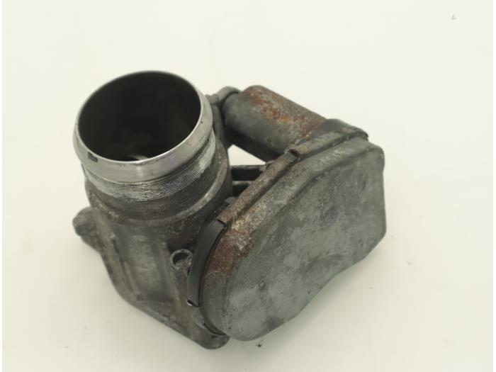 Throttle body from a Citroën C5 III Tourer (RW) 2.2 HDiF 16V 200 2012