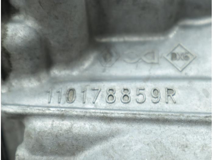 Sump from a Renault Kadjar (RFEH) 1.3 TCE 140 FAP 16V 2021