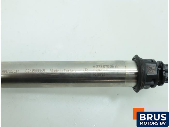 Injector (petrol injection) Mercedes A 1.6 A-200 16V - 27091030 27091030