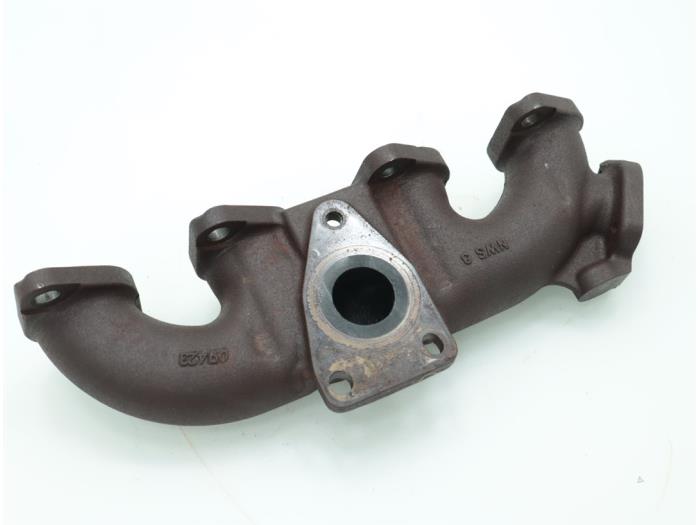 Exhaust manifold from a Renault Master IV (FV) 2.3 dCi 125 16V RWD 2012