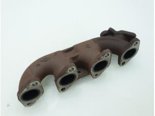 Used Exhaust manifold Renault Master IV (FV) 2.3 dCi 125 16V RWD Price € 90,75 Inclusive VAT offered by Brus Motors BV