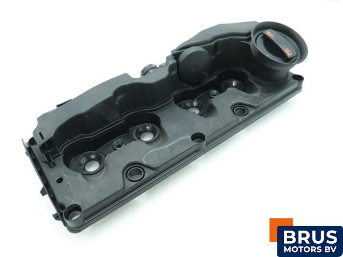 Usagé Couvercle soupapes Audi A4 (B8) 2.0 TDI 16V Prix € 90,75 Prix TTC proposé par Brus Motors BV
