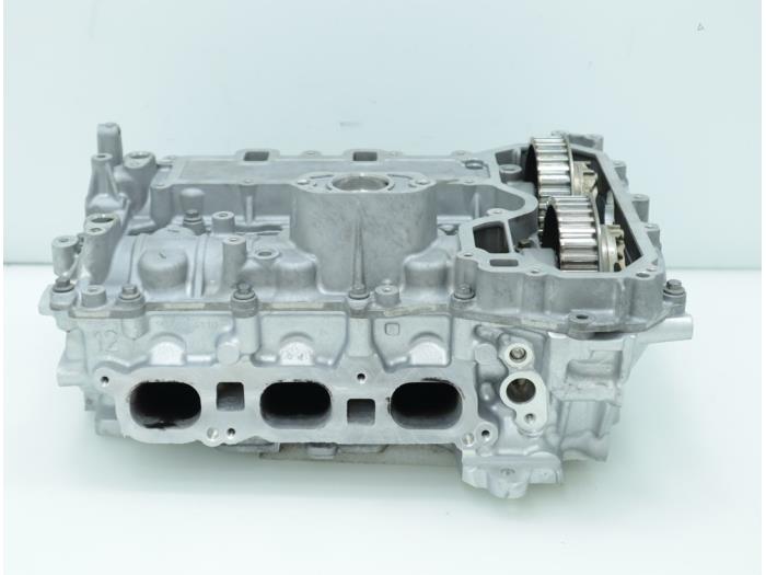 Cylinder head Peugeot 2008 1.2 VTi 12V PureTech 130 - HN050 