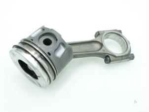 Used Connecting rod Peugeot 508 (8D) 2.0 HDiF 16V Price € 90,75 Inclusive VAT offered by Brus Motors BV