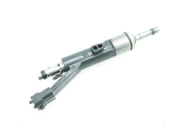 Injektor (Benzineinspritzung) van een Peugeot 2008 (UD/UK/UR/US/UX) 1.2 VTi 12V PureTech 130 2020