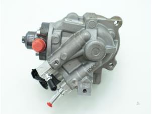 Usados Bomba de gasolina mecánica Ford Focus 3 1.5 TDCi Precio € 211,75 IVA incluido ofrecido por Brus Motors BV