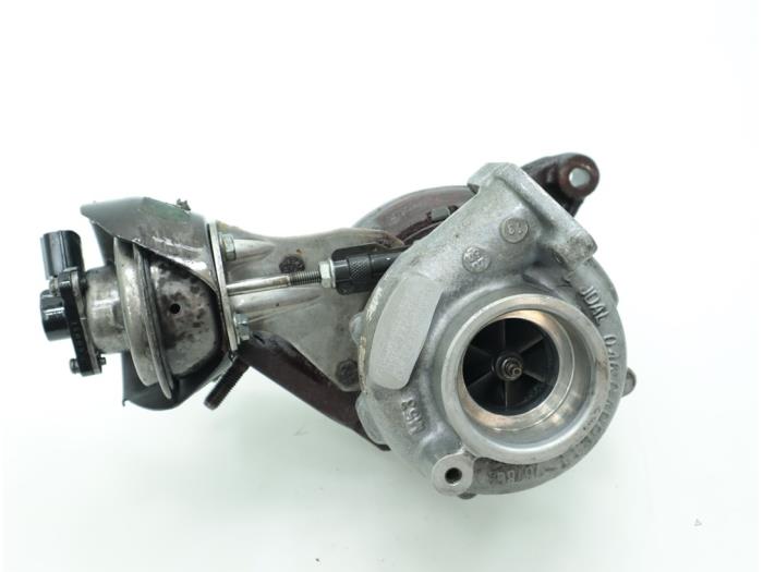 Turbo from a Citroën C4 Berline (NC) 2.0 HDI 160 2010