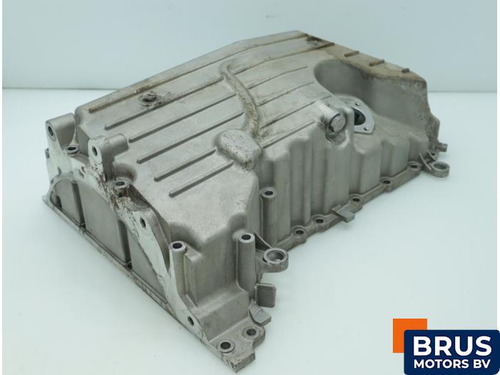 Used Sump Volkswagen Transporter/Caravelle T5 2.5 TDi Price € 90,75 Inclusive VAT offered by Brus Motors BV