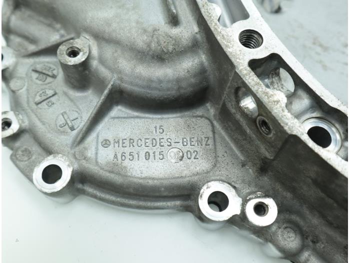 Kettenkasten Deckel van een Mercedes-Benz Sprinter 3,5t (906.73) 316 CDI 16V 2015