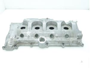 Used Rocker cover Toyota Avensis (T25/B1B) 2.0 16V D-4D-F Price € 90,75 Inclusive VAT offered by Brus Motors BV