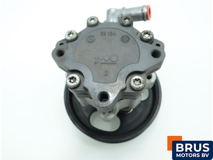 Usagé Pompe de direction Audi A8 (D3) 3.7 V8 40V Quattro Prix € 90,75 Prix TTC proposé par Brus Motors BV