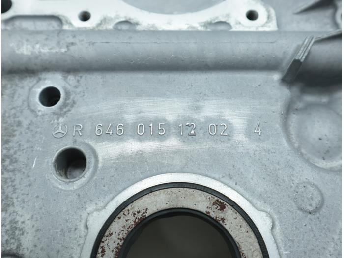Kettenkasten Deckel van een Mercedes-Benz Vito (639.6) 2.2 111 CDI 16V 2012