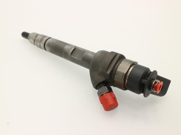 Injector (diesel) from a BMW 3 serie (F30) 318d 2.0 16V 2012