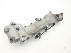 Used Intake manifold Mercedes CLS (C219) 320 CDI 24V Price € 121,00 Inclusive VAT offered by Brus Motors BV