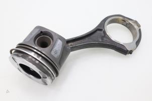 Used Connecting rod Mercedes Vito (639.6) 3.0 120 CDI V6 24V Price € 90,75 Inclusive VAT offered by Brus Motors BV