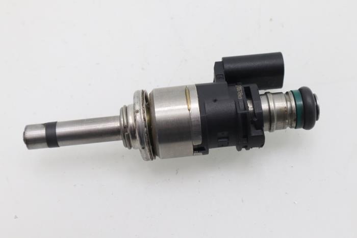 Injektor (Benzineinspritzung) van een Ford Focus 4 1.0 Ti-VCT EcoBoost 12V 125 2021