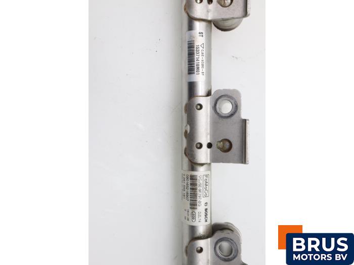 Usagé Système d'injection Ford Focus 3 2.0 ST EcoBoost 16V Prix € 90,75 Prix TTC proposé par Brus Motors BV