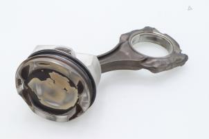 Used Connecting rod BMW 6 serie (F13) 650i V8 32V Price € 121,00 Inclusive VAT offered by Brus Motors BV