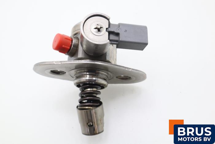 Usagé Pompe carburant mécanique BMW 6 serie (F13) 650i V8 32V Prix € 302,50 Prix TTC proposé par Brus Motors BV